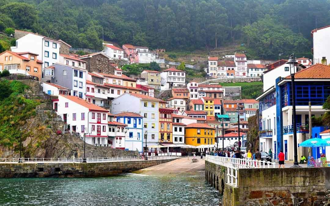 Pueblos de Asturias. Un paseo por la costa