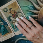 Entrecot, cóctail para el desamor y de postre te echan las cartas: Esotérica