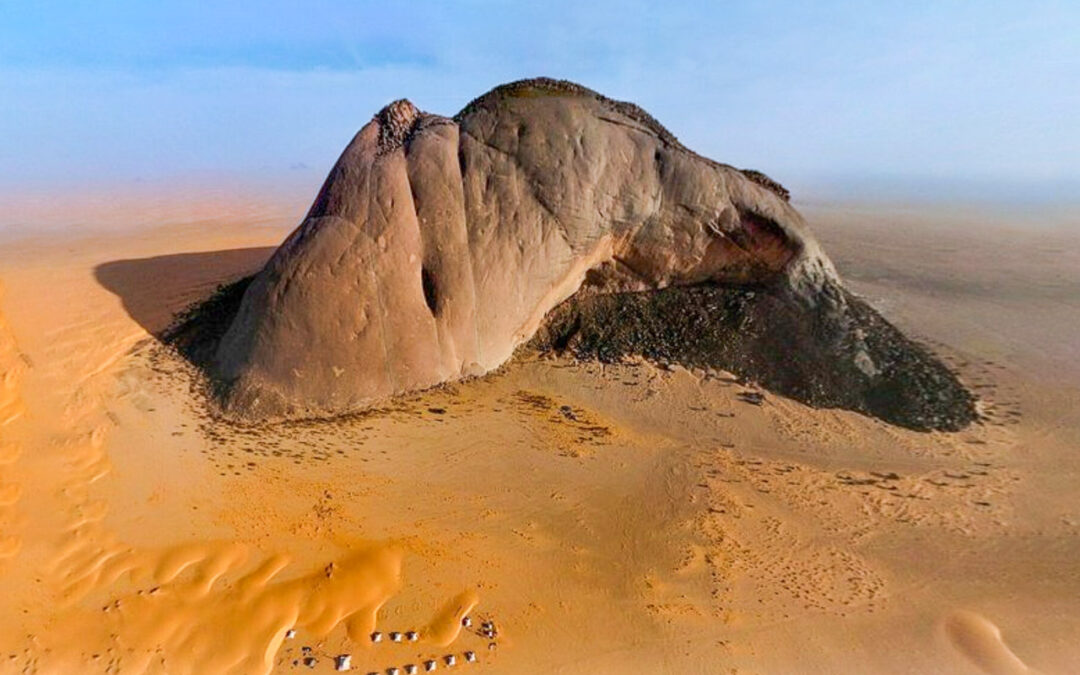 El gigantesco monolito de África que es casi imposible visitar